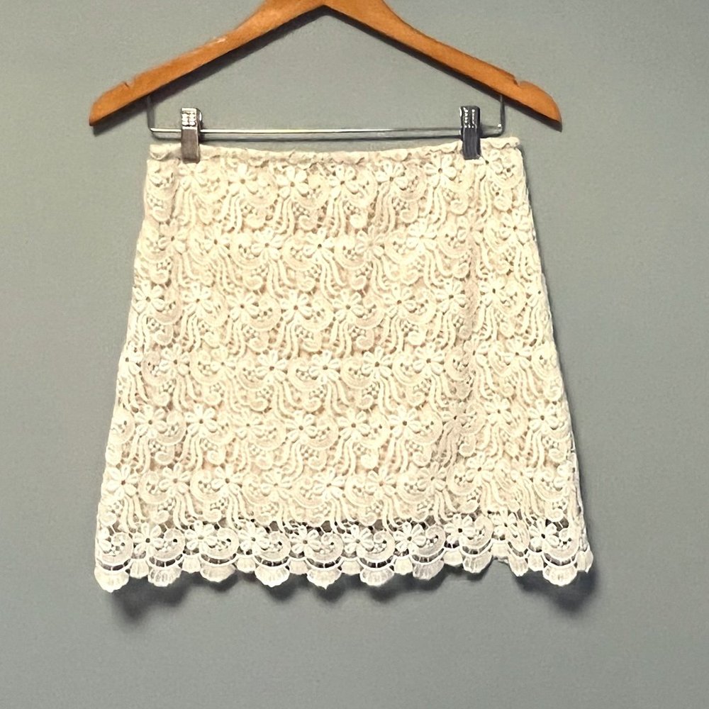 Zara Lace / Crochet White / Cream Mini Skirt Size Small - Picture 3 of 6